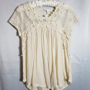 Taylor & Sage Cream Colored Size Large Top